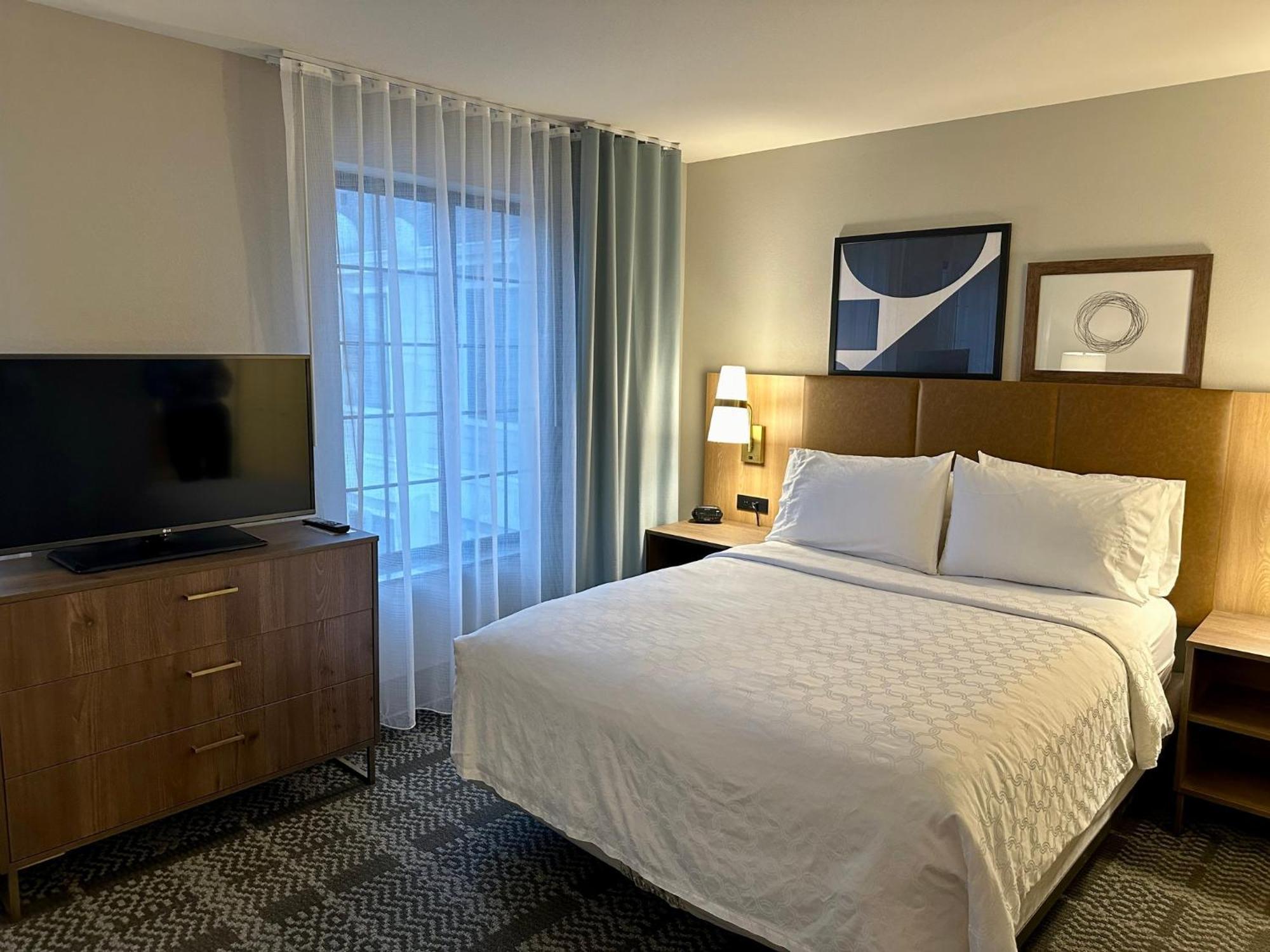 Hotel Staybridge Milwaukee West-oconomowoc By Ihg Oconomowoc