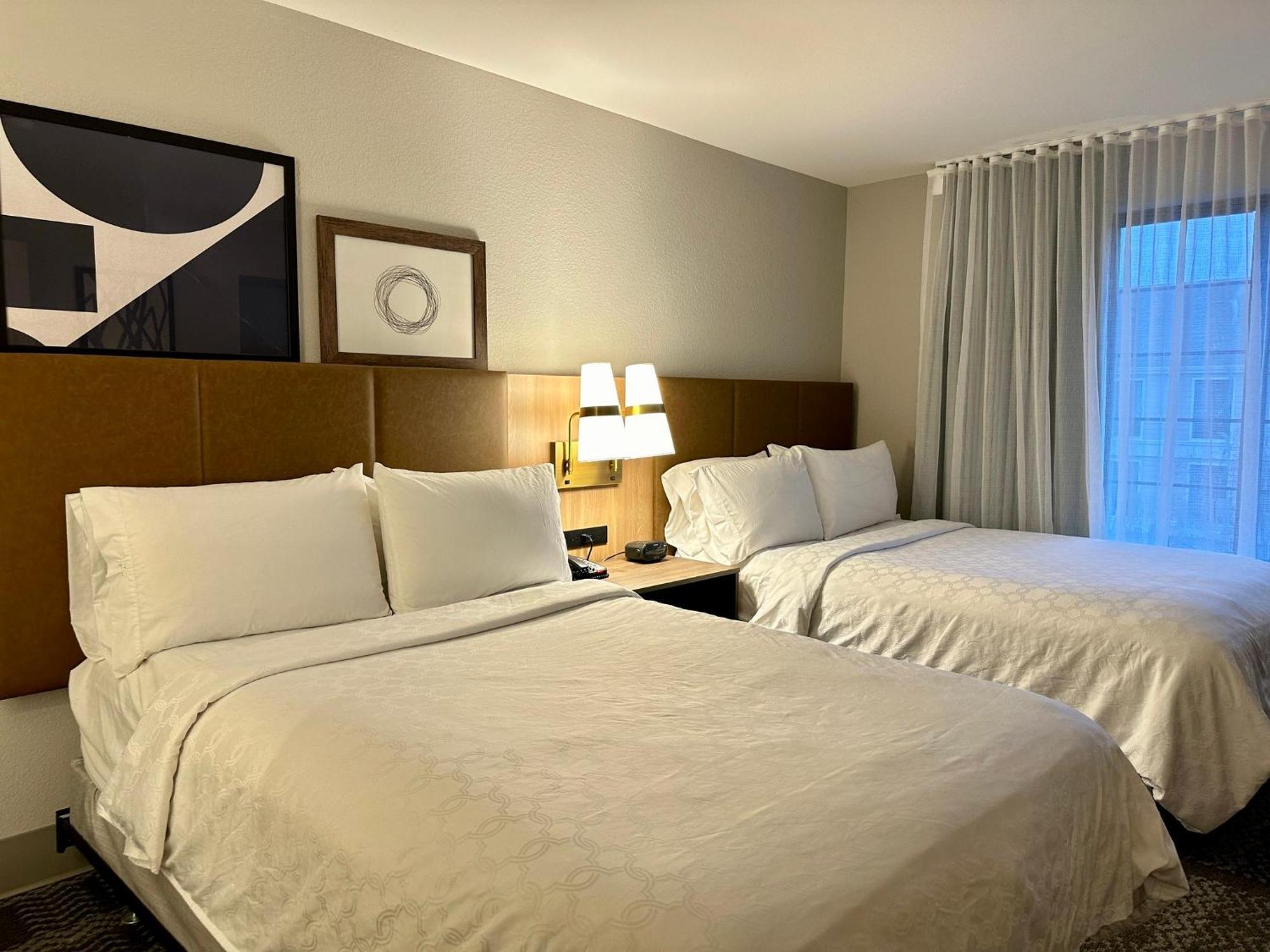 Staybridge Milwaukee West-oconomowoc By Ihg Hotel