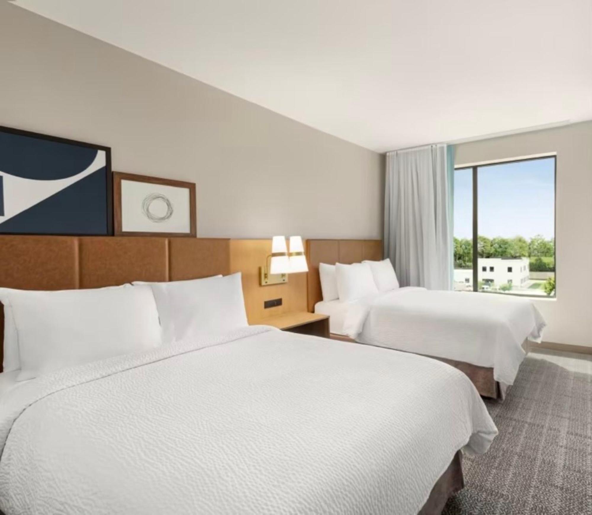 Staybridge Milwaukee West-oconomowoc By Ihg Hotel Oconomowoc