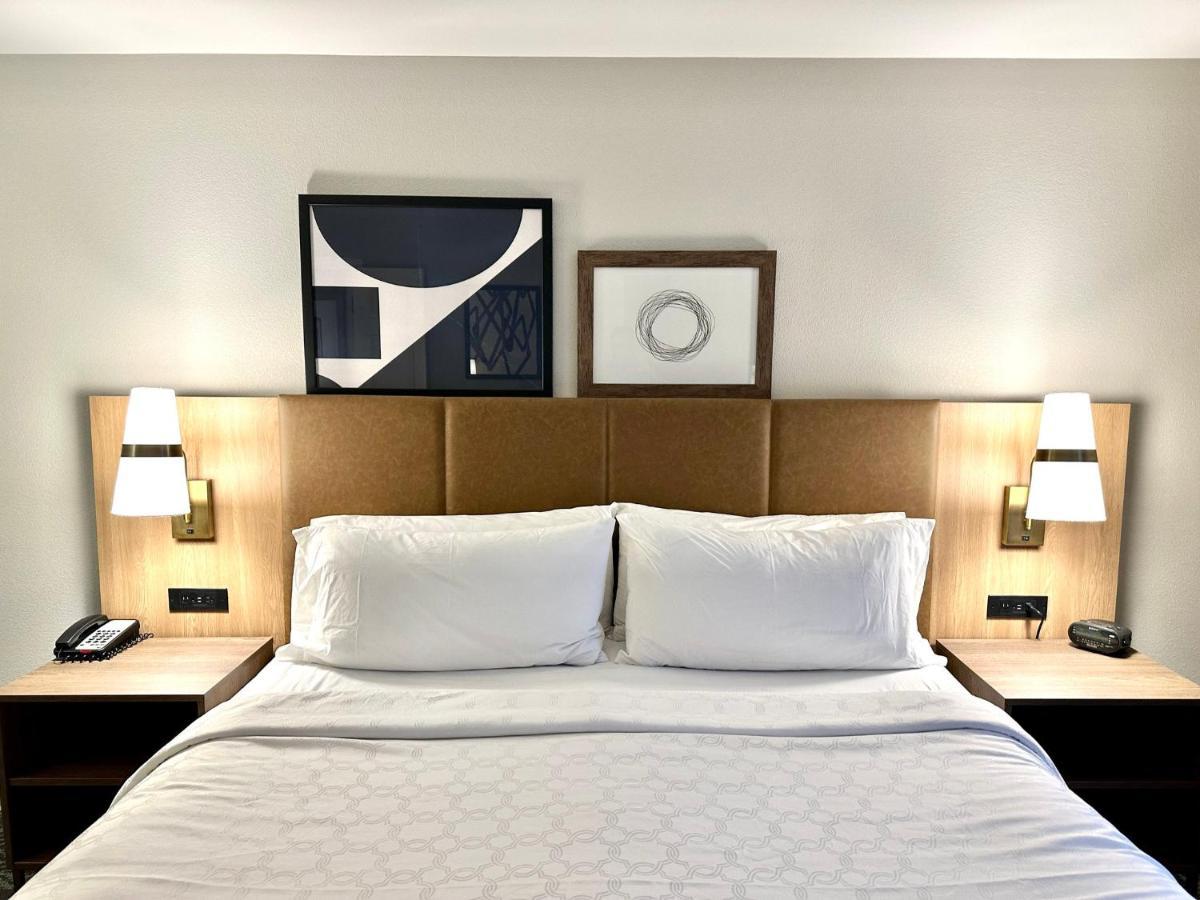 Staybridge Milwaukee West-oconomowoc By Ihg 3* Oconomowoc