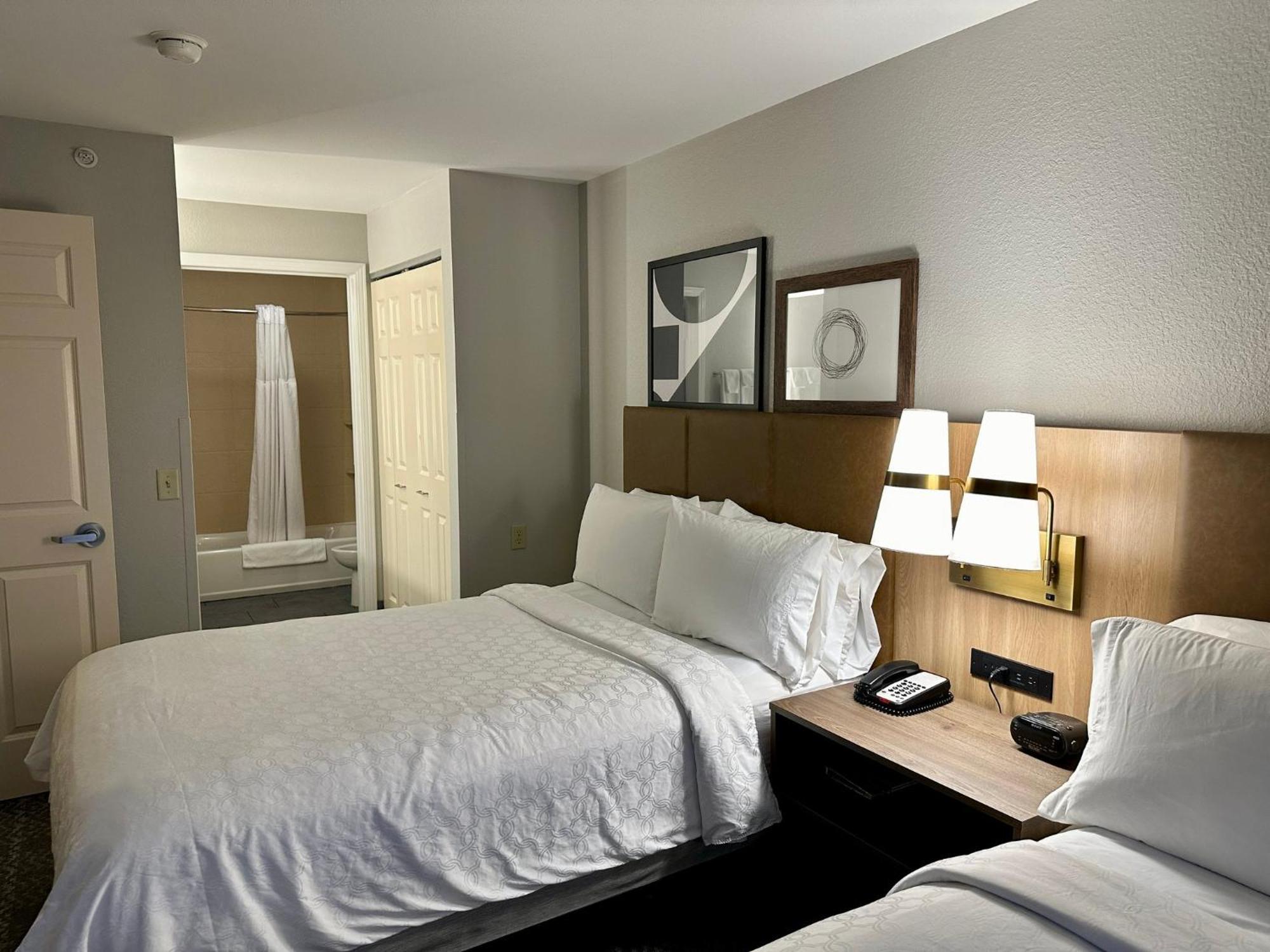 Staybridge Milwaukee West-oconomowoc By Ihg 3*