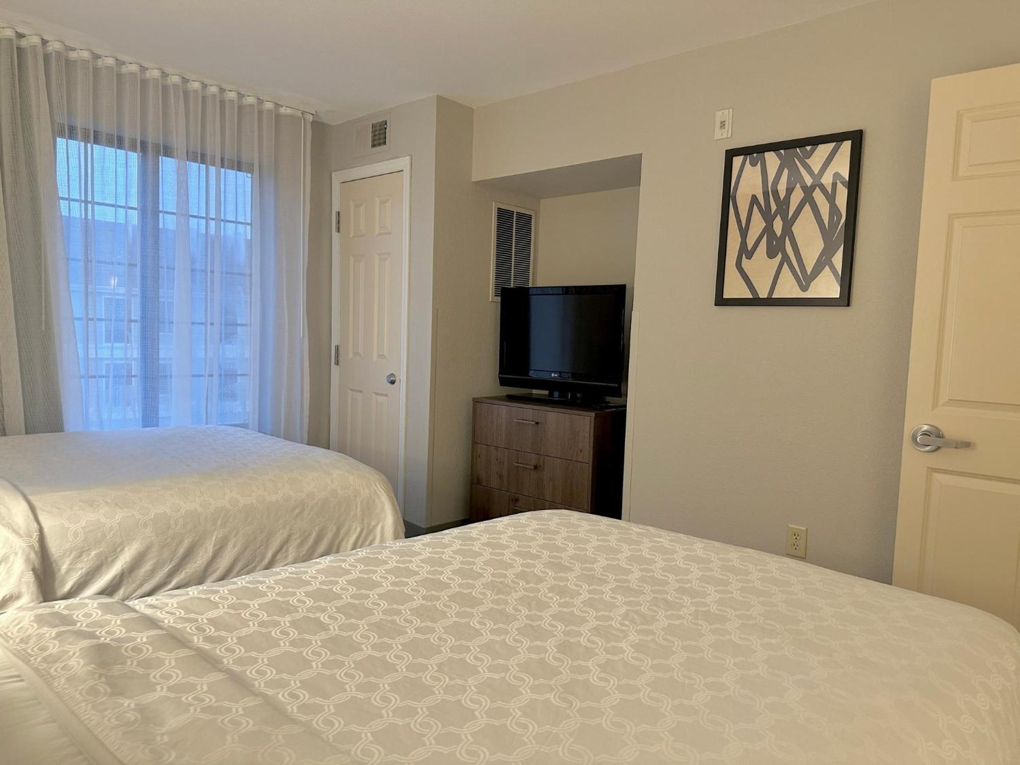 Staybridge Milwaukee West-oconomowoc By Ihg Oconomowoc